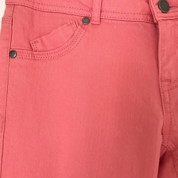 ELLE Capris - Picture 2 of 6